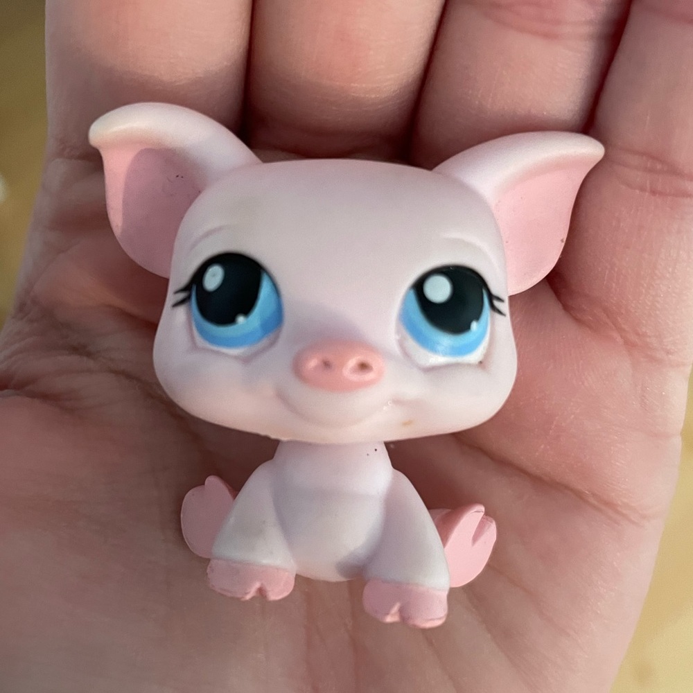 Littlest pet shop pig